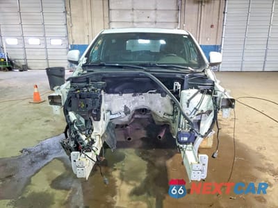 Piąte zdjęcie samochodu w środku: 2019 JEEP GRAND CHEROKEE LAREDO VIN:1C4RJFAG0KC829316 - miniatura