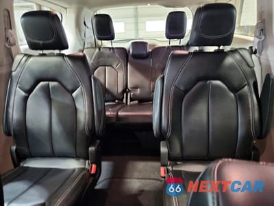 Zdjęcie 10 z 13 samochodu: 2023 CHRYSLER PACIFICA TOURING L VIN:2C4RC1BG5PR553127 - miniatura