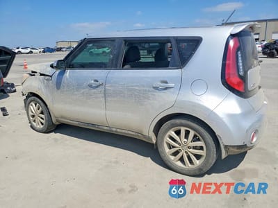 Drugie zdjęcie samochodu z przodu: 2018 KIA SOUL + VIN:KNDJP3A52J7591663 - miniatura