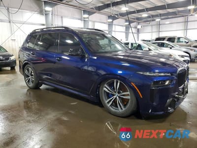 Czwarte zdjęcie samochodu z boku: 2025 BMW X7 M60I VIN:5UX33EM09S9Y51416 - miniatura