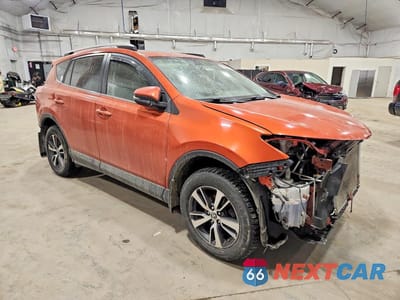Czwarte zdjęcie samochodu z boku: 2016 TOYOTA RAV4 XLE VIN:JTMRFREV9GJ097699 - miniatura