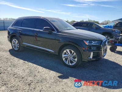 Czwarte zdjęcie samochodu z boku: 2020 AUDI Q7 PREMIUM VIN:WA1AXAF72LD006822 - miniatura