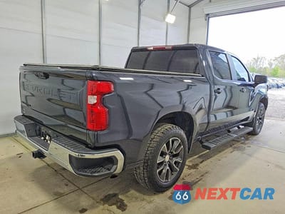 Trzecie zdjęcie samochodu z tyłu: 2022 CHEVROLET SILVERADO K1500 LT-L VIN:1GCPDKEK7NZ524483 - miniatura
