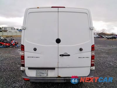 Zdjęcie 6 z 13 samochodu: 2014 MERCEDES BENZ SPRINTER 2500 VIN:WD3PE7CCXE5824798 - miniatura