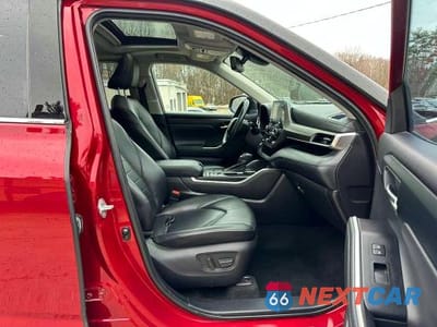 Zdjęcie 6 z 10 samochodu: 2021 TOYOTA HIGHLANDER XLE VIN:5TDHZRAH8MS520841 - miniatura