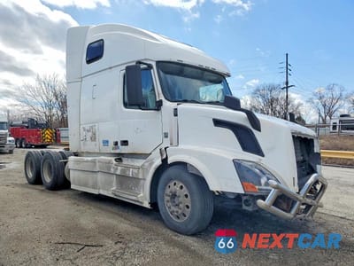 2011 VOLVO VNL SEMI TRUCK 4V4NC9EH3BN534832 - główne zdjęcie licytacji z USA - miniatura