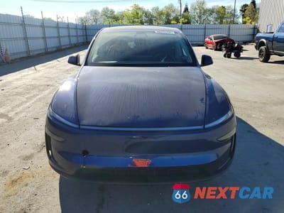 Piąte zdjęcie samochodu w środku: 2026 TESLA MODEL Y VIN:7SAYGDED3TF416585 - miniatura