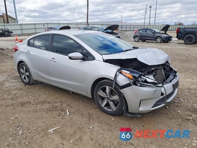 Czwarte zdjęcie samochodu z boku: 2018 KIA FORTE LX VIN:3KPFL4A71JE238761 - miniatura