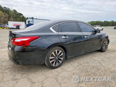 Trzecie zdjęcie samochodu z tyłu: 2017 NISSAN ALTIMA 2.5 SV VIN:1N4AL3AP8HC290920 - miniatura