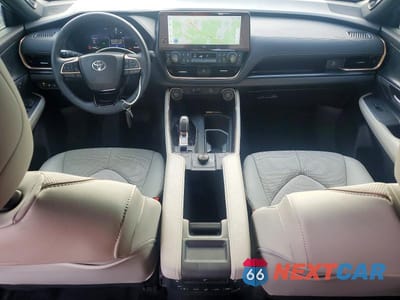 Zdjęcie 8 z 12 samochodu: 2025 TOYOTA GRAND HIGHLANDER HYBRID MAX LIMITED VIN:5TDADAB58SS016258 - miniatura