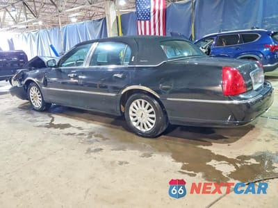 Drugie zdjęcie samochodu z przodu: 2003 LINCOLN TOWN CAR SIGNATURE VIN:1LNHM82W33Y632368 - miniatura