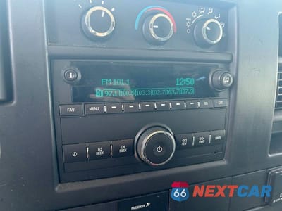 Zdjęcie 12 z 14 samochodu: 2018 GMC SAVANA G2500 VIN:1GTW7AFG2J1909739 - miniatura