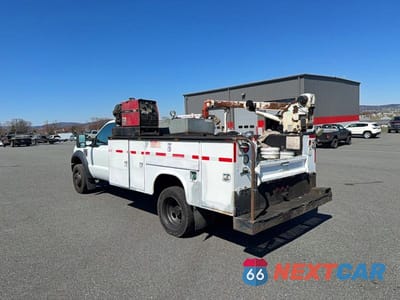 Trzecie zdjęcie samochodu z tyłu: 2010 FORD F550 SUPER DUTY VIN:1FDAF5GR2AEA60124 - miniatura