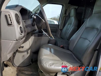 Zdjęcie 7 z 12 samochodu: 2012 FORD E150 UTILITY / SERVICE VAN VIN:1FTNE1EW9CDA88523 - miniatura