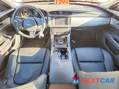 Zdjęcie 8 z 12 samochodu: 2016 JAGUAR XF PREMIUM VIN:SAJBJ4BV6GCY21121 - miniatura