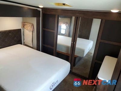 Zdjęcie 7 z 10 samochodu: 2018 KEYSTONE VOLANTE CAMPER VIN:4YDF37525J9361447 - miniatura