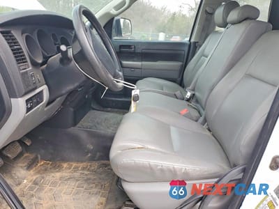 Zdjęcie 7 z 11 samochodu: 2011 TOYOTA TUNDRA GRADE VIN:5TFUW5F1XBX186735 - miniatura