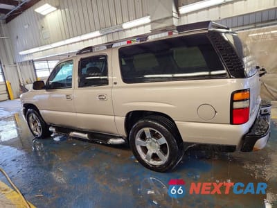 Drugie zdjęcie samochodu z przodu: 2006 CHEVROLET SUBURBAN K1500 VIN:3GNFK16U56G114849 - miniatura