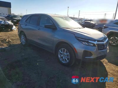 Czwarte zdjęcie samochodu z boku: 2024 CHEVROLET EQUINOX LS VIN:3GNAXHEG7RL203625 - miniatura