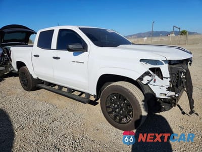 Czwarte zdjęcie samochodu z boku: 2025 CHEVROLET COLORADO VIN:1GCPSBEK9S1247383 - miniatura