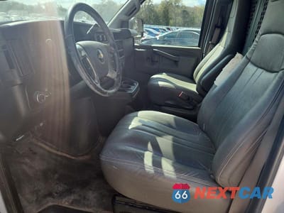 Zdjęcie 7 z 12 samochodu: 2018 CHEV EXPRESS G2500 VIN:1GCWGAFP6J1342869 - miniatura