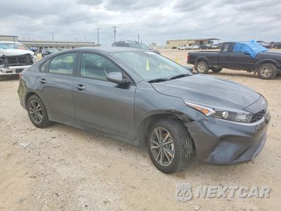 Czwarte zdjęcie samochodu z boku: 2024 KIA FORTE LXS VIN:3KPF24ADXRE799089 - miniatura