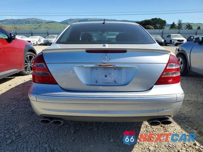 Zdjęcie 6 z 11 samochodu: 2004 MERCEDES-BENZ E 500 VIN:WDBUF70J54A416948 - miniatura