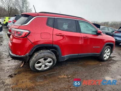 Trzecie zdjęcie samochodu z tyłu: 2018 JEEP COMPASS LATITUDE VIN:3C4NJDBB3JT458256 - miniatura