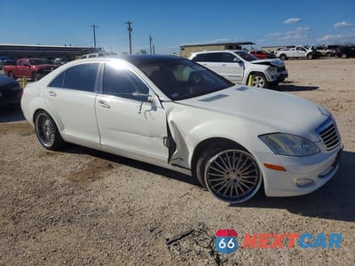 Czwarte zdjęcie samochodu z boku: 2007 MERCEDES-BENZ S 550 VIN:WDDNG71X37A064484 - miniatura