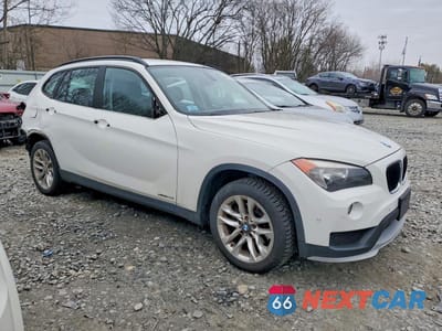 Czwarte zdjęcie samochodu z boku: 2015 BMW X1 XDRIVE28I VIN:WBAVL1C50FVY35132 - miniatura