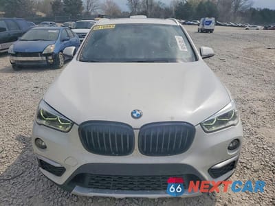 Piąte zdjęcie samochodu w środku: 2017 BMW X1 SDRIVE28I VIN:WBXHU7C36H5H38704 - miniatura