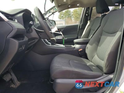 Zdjęcie 7 z 13 samochodu: 2019 TOYOTA RAV4 LE VIN:JTMF1RFV4KD502178 - miniatura