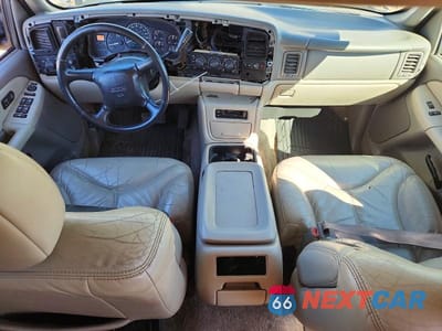 Zdjęcie 8 z 12 samochodu: 2002 GMC YUKON XL C1500 VIN:3GKEC16T42G294302 - miniatura