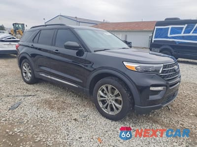 Czwarte zdjęcie samochodu z boku: 2022 FORD EXPLORER XLT VIN:1FMSK8DH8NGA01229 - miniatura
