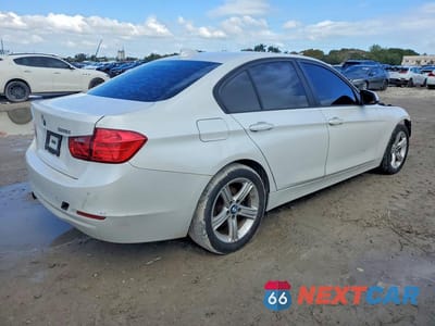 Trzecie zdjęcie samochodu z tyłu: 2013 BMW 328 I VIN:WBA3A5G52DNP25100 - miniatura