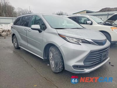 Czwarte zdjęcie samochodu z boku: 2023 TOYOTA SIENNA LE 8-PASSENGER VIN:5TDBRKEC3PS173516 - miniatura