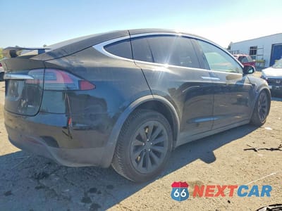 Trzecie zdjęcie samochodu z tyłu: 2017 TESLA MODEL X VIN:5YJXCAE27HF076706 - miniatura