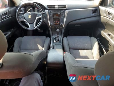 Zdjęcie 8 z 12 samochodu: 2011 SUZUKI KIZASHI SPORT GTS VIN:JS2RF9A64B6110665 - miniatura