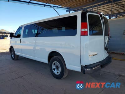 Drugie zdjęcie samochodu z przodu: 2017 CHEVROLET EXPRESS G3500 LT VIN:1GAZGPFG4H1336801 - miniatura