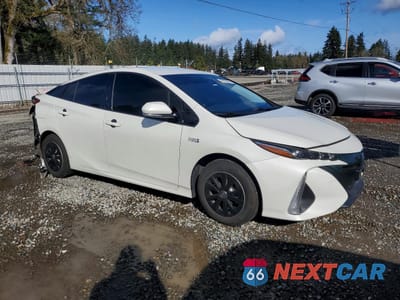Czwarte zdjęcie samochodu z boku: 2017 TOYOTA PRIUS PRIME PREMIUM VIN:JTDKARFP1H3061060 - miniatura