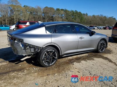 Trzecie zdjęcie samochodu z tyłu: 2025 KIA K4 GT-LINE VIN:3KPFW4DE0SE073921 - miniatura