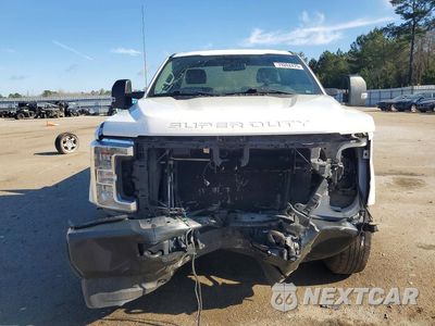 Piąte zdjęcie samochodu w środku: 2019 FORD F250 SUPER DUTY VIN:1FTBF2B60KEG51591 - miniatura