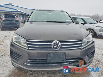 Piąte zdjęcie samochodu w środku: 2015 VOLKSWAGEN TOUAREG V6 TDI VIN:WVGEP9BP0FD002814 - miniatura