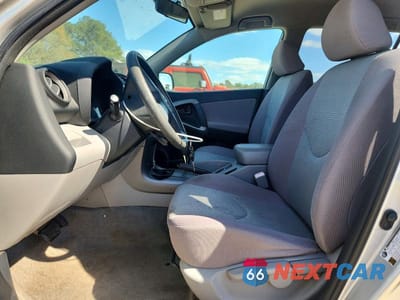 Zdjęcie 7 z 13 samochodu: 2006 TOYOTA RAV4 BASE VIN:JTMZD33V165029037 - miniatura