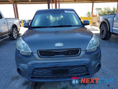 Piąte zdjęcie samochodu w środku: 2013 KIA SOUL + VIN:KNDJT2A66D7572682 - miniatura