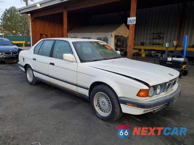Czwarte zdjęcie samochodu z boku: 1993 BMW 740 I AUTOMATIC VIN:WBAGD4322PDE60612 - miniatura