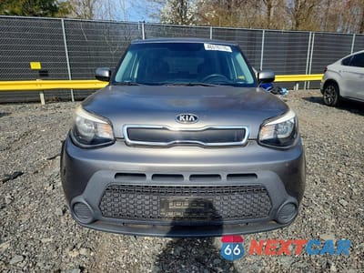 Piąte zdjęcie samochodu w środku: 2016 KIA SOUL BASE VIN:KNDJN2A27G7274802 - miniatura