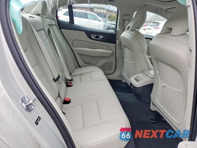 Zdjęcie 10 z 12 samochodu: 2020 VOLVO S60 T5 MOMENTUM VIN:7JR102FK9LG063801 - miniatura