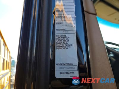 Zdjęcie 10 z 10 samochodu: 2018 KENWORTH T680 SEMI TRUCK VIN:1XKYDP9X8JJ179968 - miniatura
