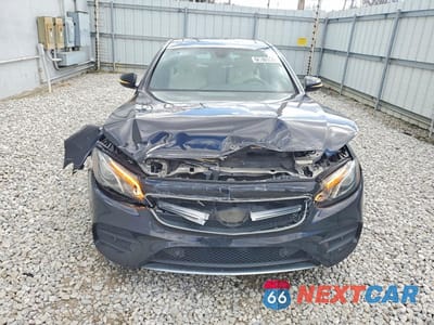 Piąte zdjęcie samochodu w środku: 2018 MERCEDES-BENZ E 300 4MATIC VIN:WDDZF4KB6JA378787 - miniatura